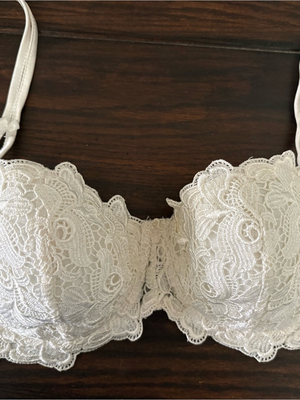 Victoria Secret Lace Underwire Bra in Ivory - Women's Intimates 36-C